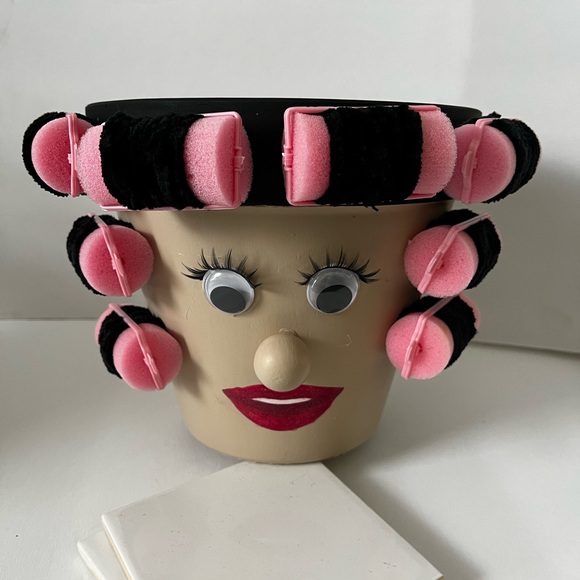 Large Lady Flower Pot - Picture 2 of 6